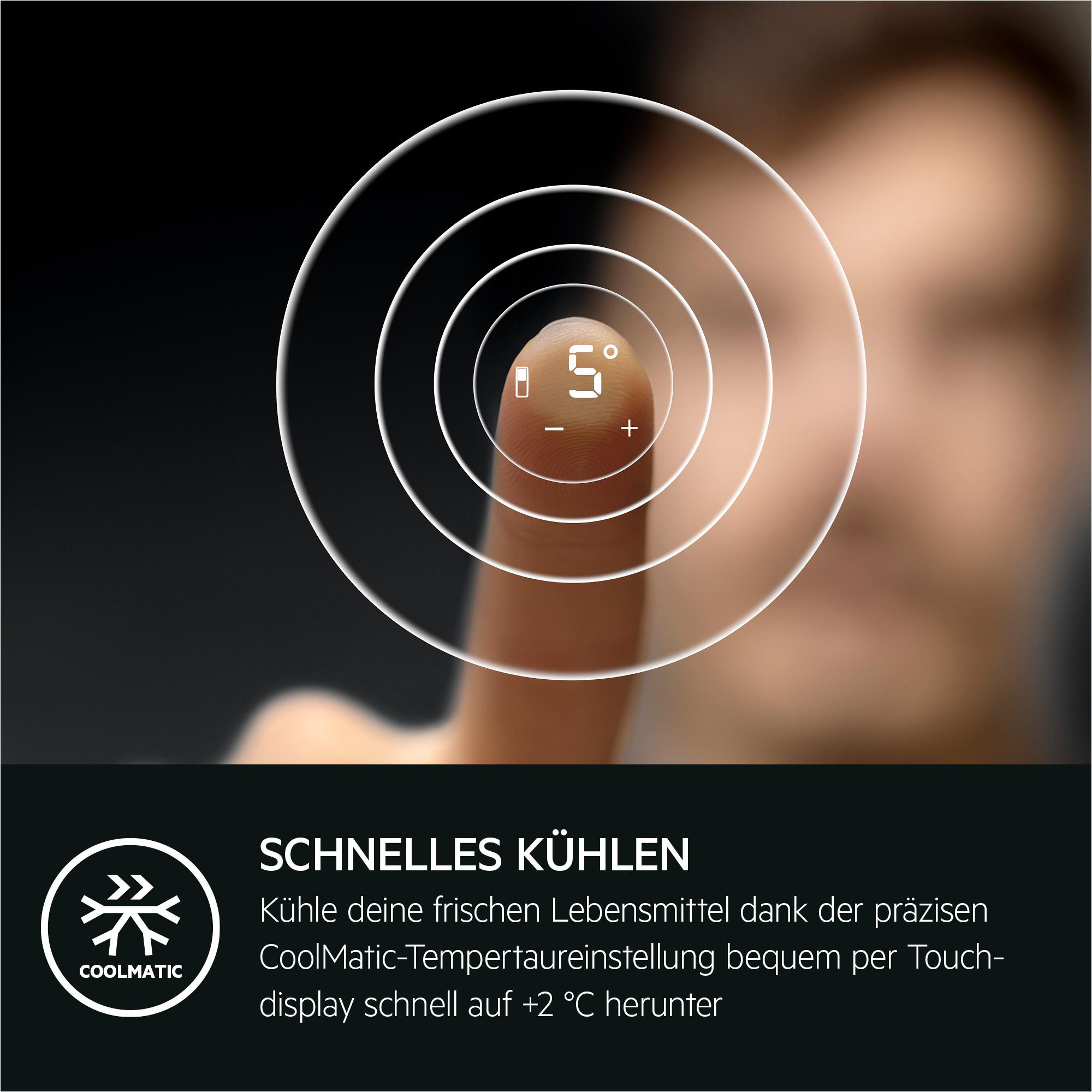 Ein Finger berührt einen Bildschirm mit Temperaturreglern. Text: 'SCHNELLES KÜHLEN'.