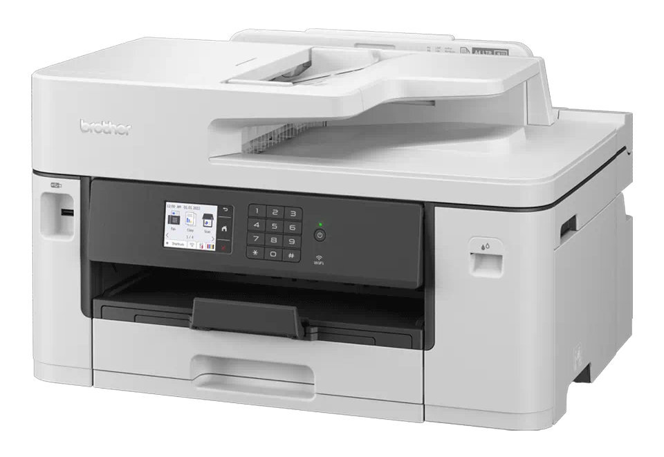 Biała drukarka Brother z ekranem dotykowym, przyciskami i podajnikiem papieru. Skaner płaski u góry.