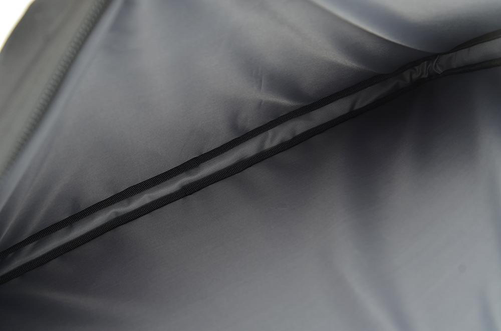 ISY Mischgewebe Notebookhülle Universal Sleeve Polyethylenterephthalat, Baumwolle Schwarz und INB-3256 Polyester, für Rezykliertes aus