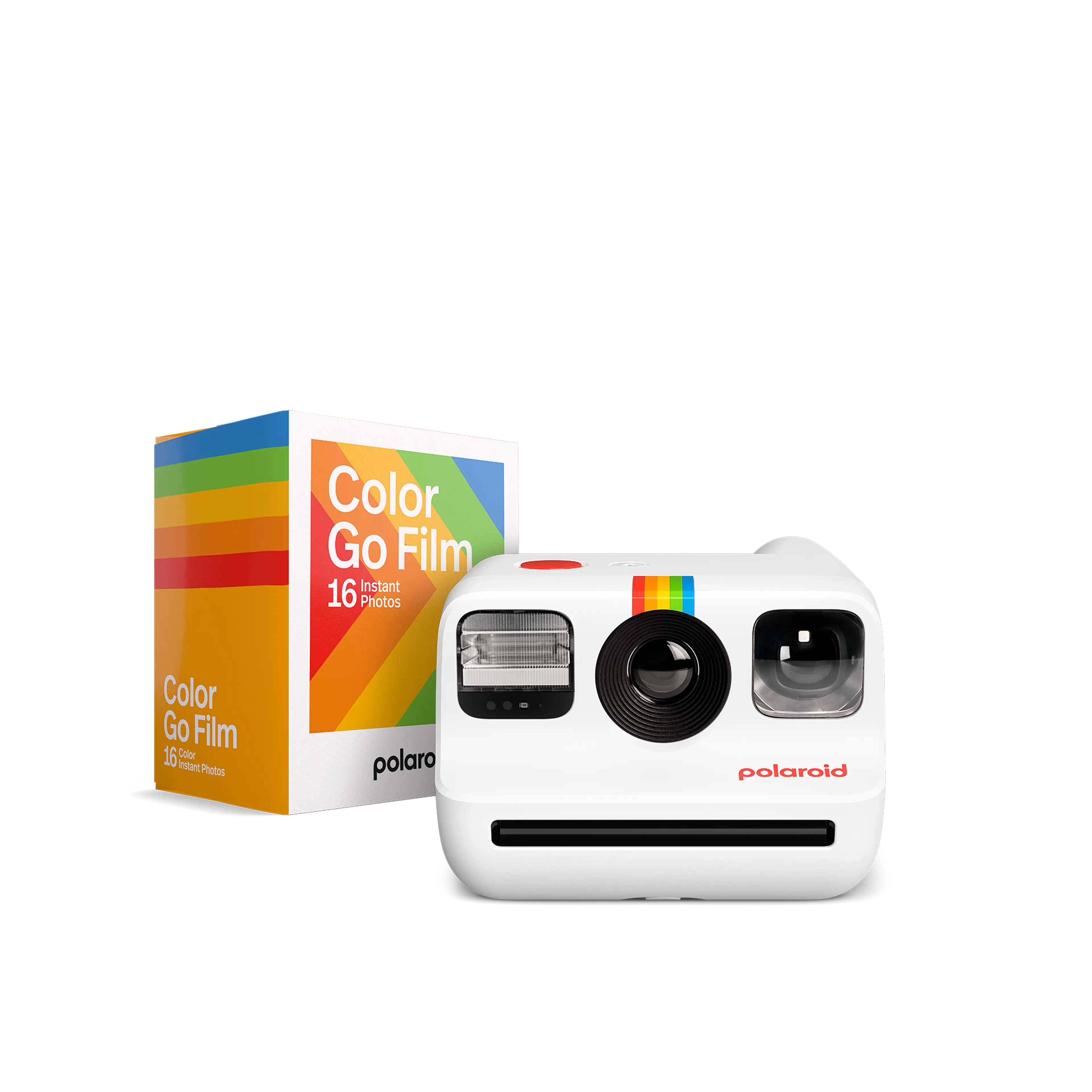 Beyaz Polaroid kamera ve renkli film kutusu, beyaz zemin üzerinde izole edilmiş.
