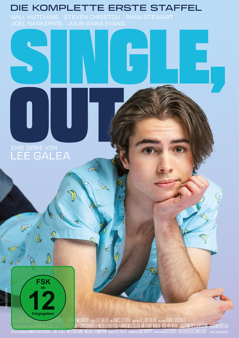 Filmplakat eines jungen Mannes mit blauem Hemd und dem Titel 'SINGLE, OUT'.