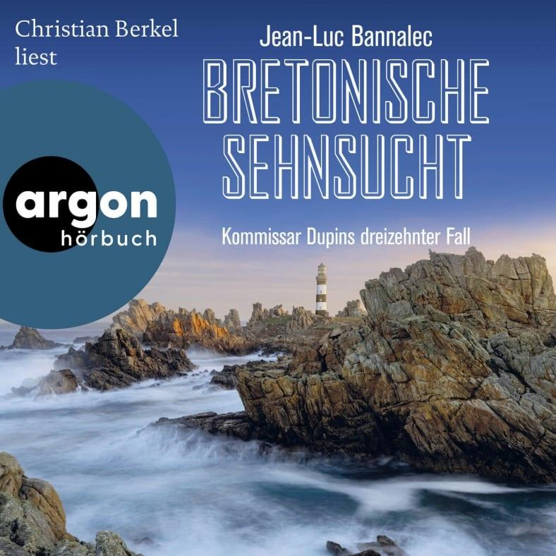 Felsenküste mit Leuchtturm, Wellen und Titel des Hörbuchs.