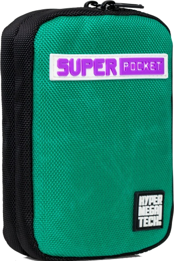 Eine grüne, schwarze und lila Reisetasche mit dem Wort 'SUPER POCKET'.