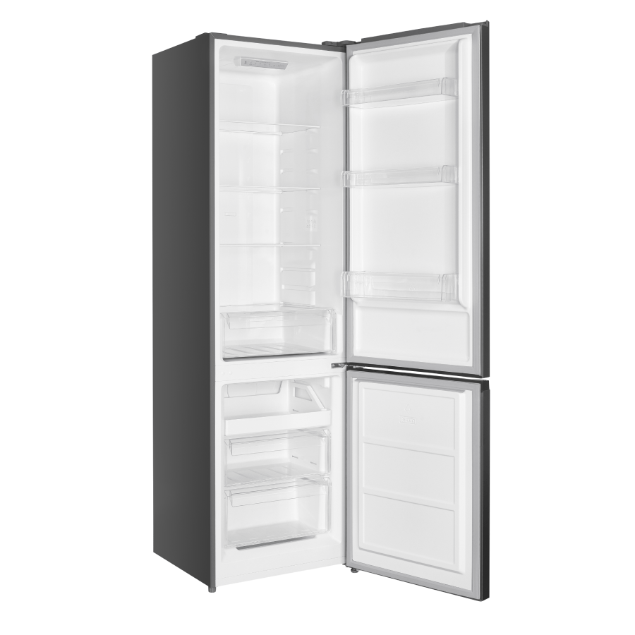 Refrigerador gris con puertas abiertas. Estantes y cajones interiores visibles. Compartimento congelador abajo.