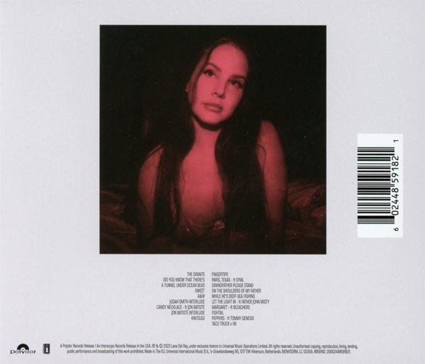 Albumcover mit Frau in dunkler Umgebung. Trackliste und Barcode sichtbar. Rötlicher Farbton.