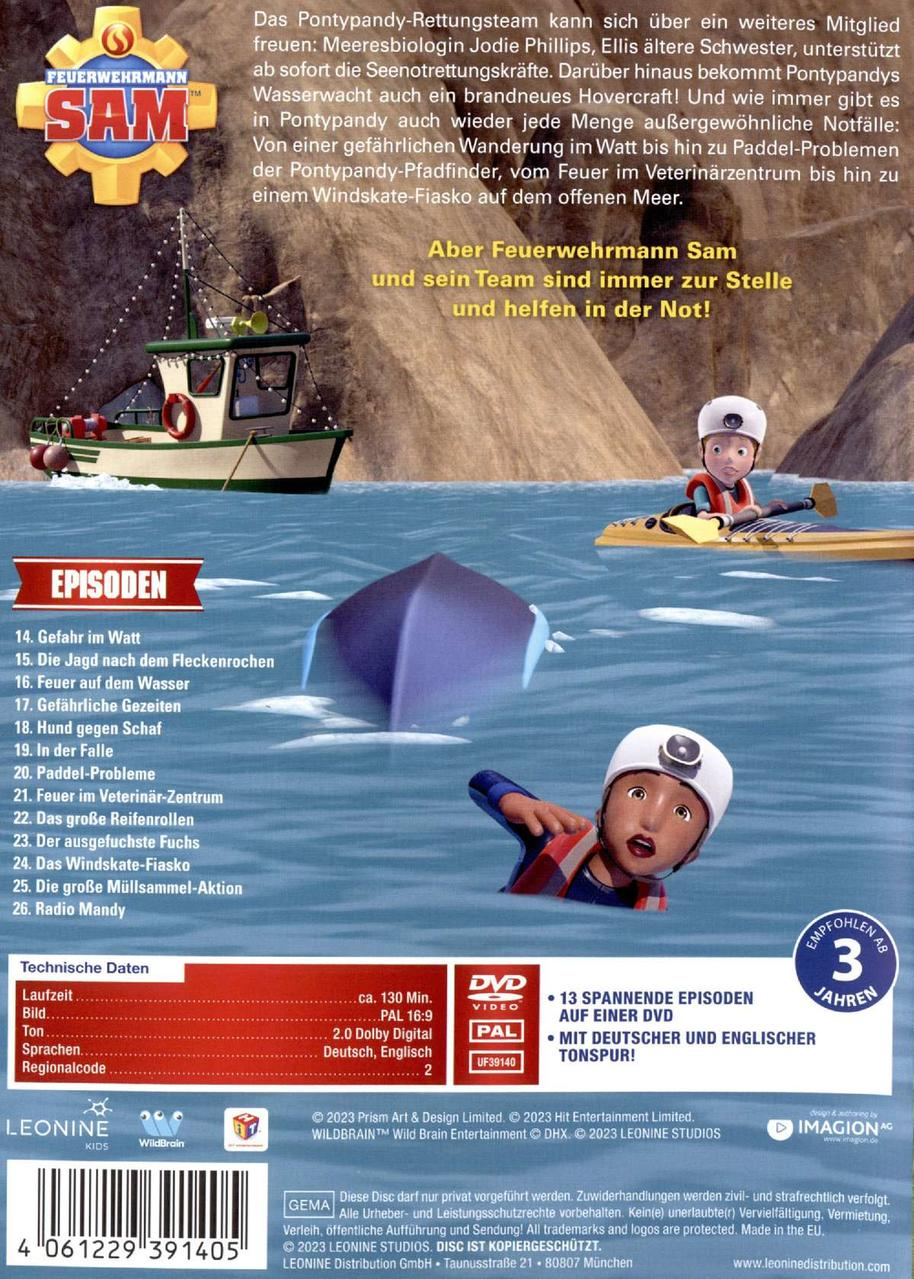 Rückseite einer DVD-Hülle für "Feuerwehrmann Sam". Zeigt ein Boot, einen Jungen und die Episodenliste.
