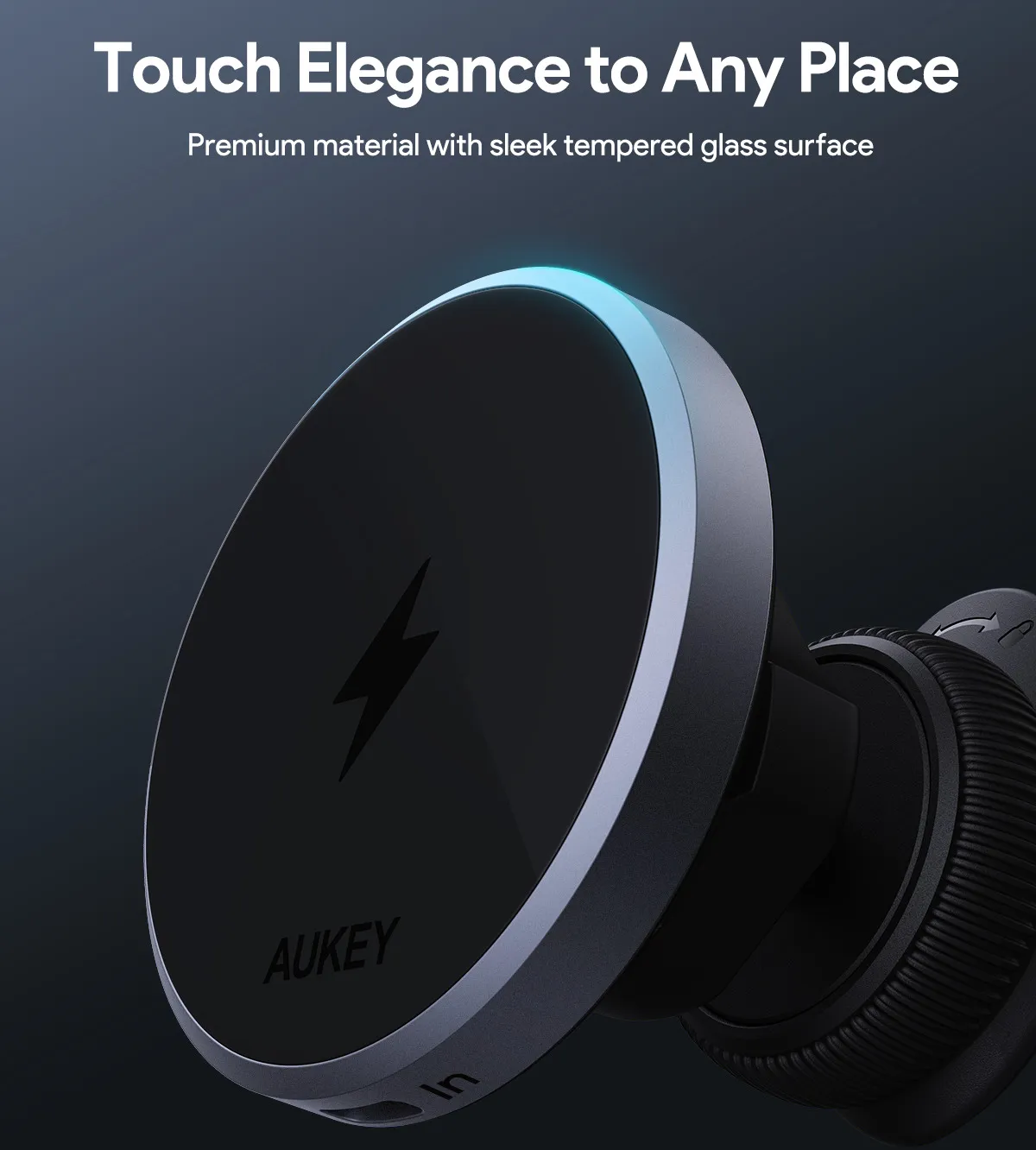 Appareil de chargement noir avec lumière bleue, design élégant et nom de marque AUKEY.
