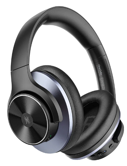 Schwarz-blaue Over-Ear-Kopfhörer mit Bedienelementen und Branding.