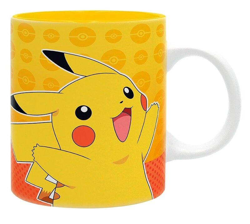 Żółty kubek z motywem Pikachu. Pikachu uśmiecha się i macha na kubku.