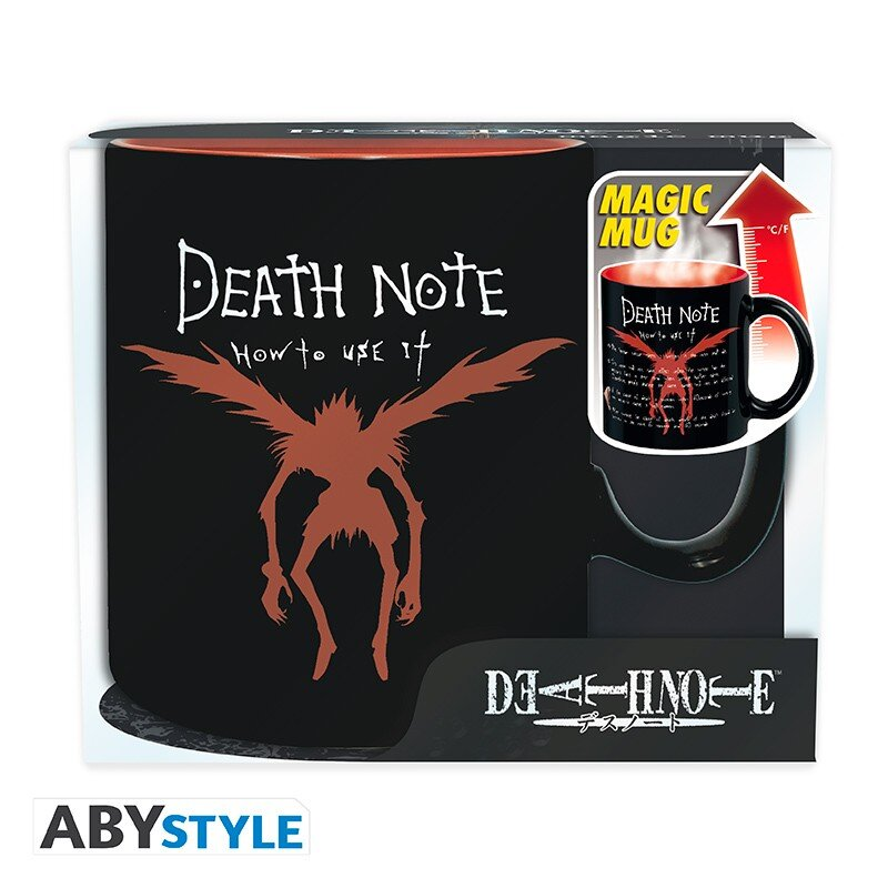 Czarny kubek z logo Death Note i ilustracją. Jest w pudełku.