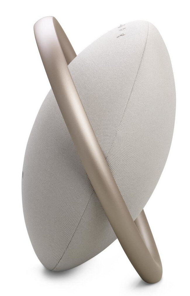 Jasny, owalny głośnik z uchwytem, ​​na białym tle.