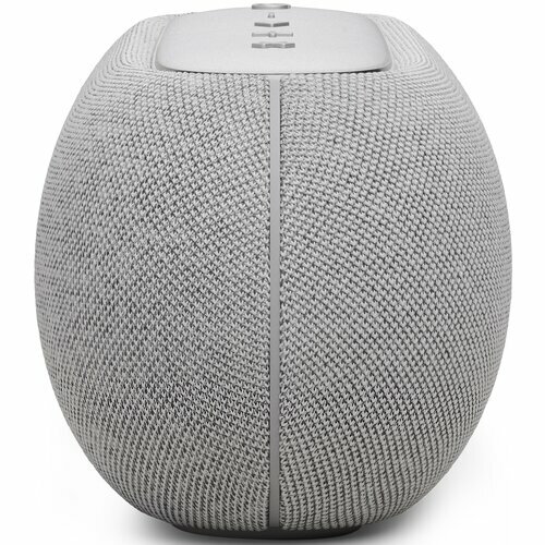 Szary sferyczny głośnik z materiałową obudową i przyciskami sterowania na górze.