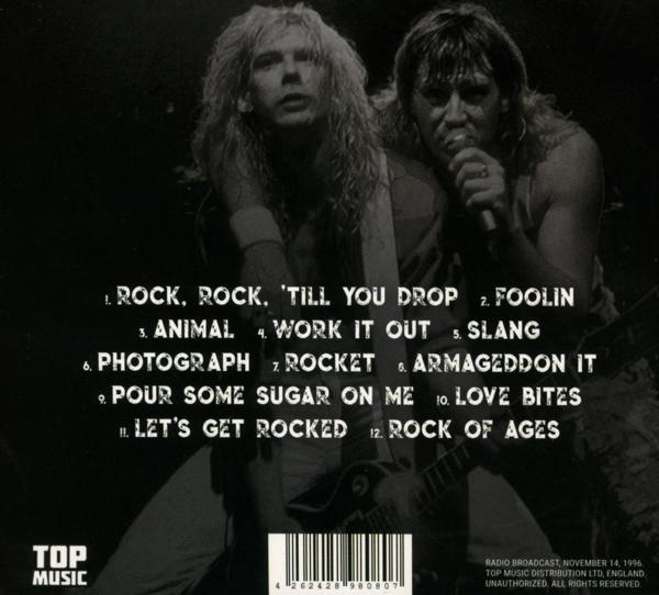 Def Leppard Albumcover mit zwei Bandmitgliedern, Songtitel aufgelistet. Dunkler Hintergrund, Bandbild.