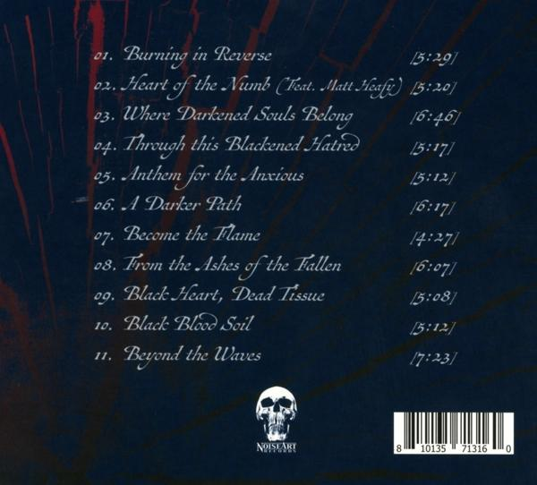 CD-Rückseite mit Titelliste. Dunkelblauer Hintergrund, weißer Text und rote Akzente.