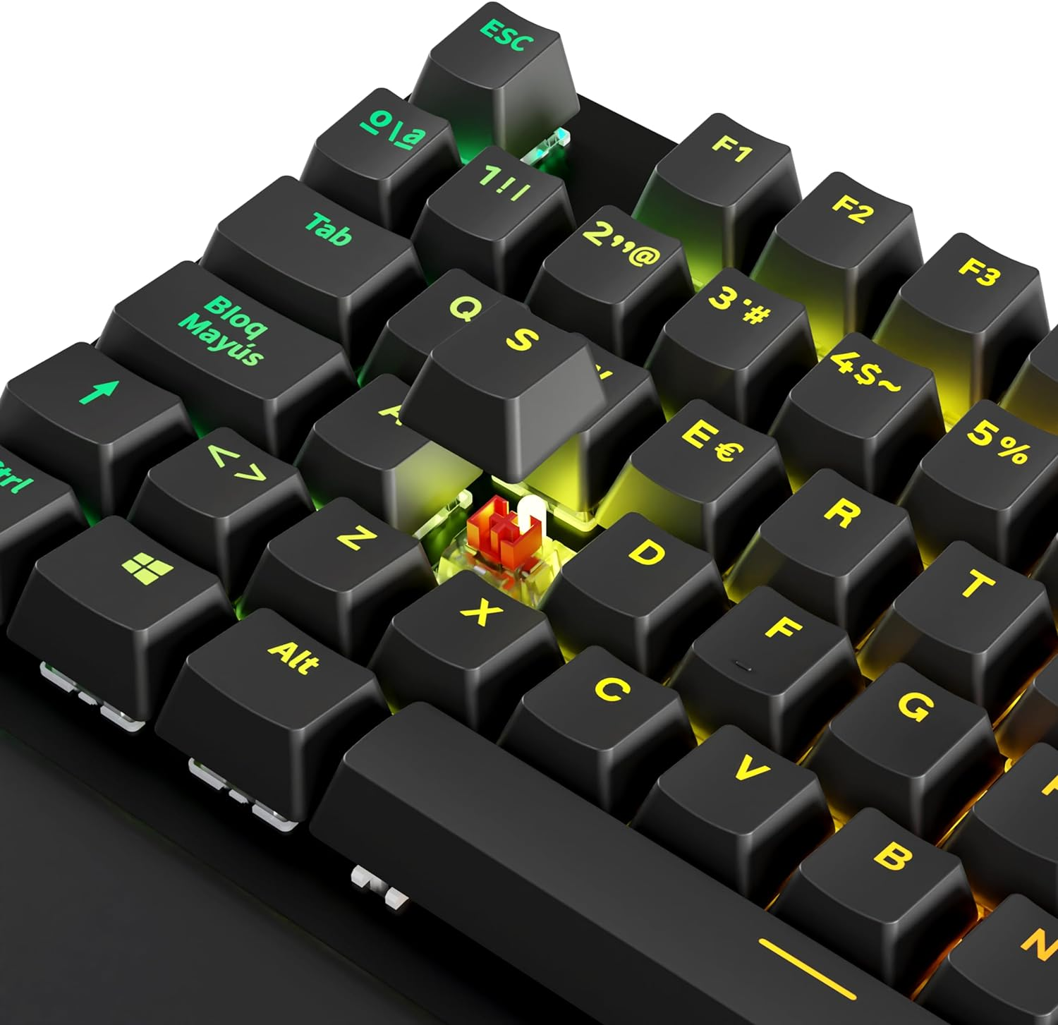 Primer plano de un teclado mecánico con teclas negras, algunas con color. Fondo blanco.
