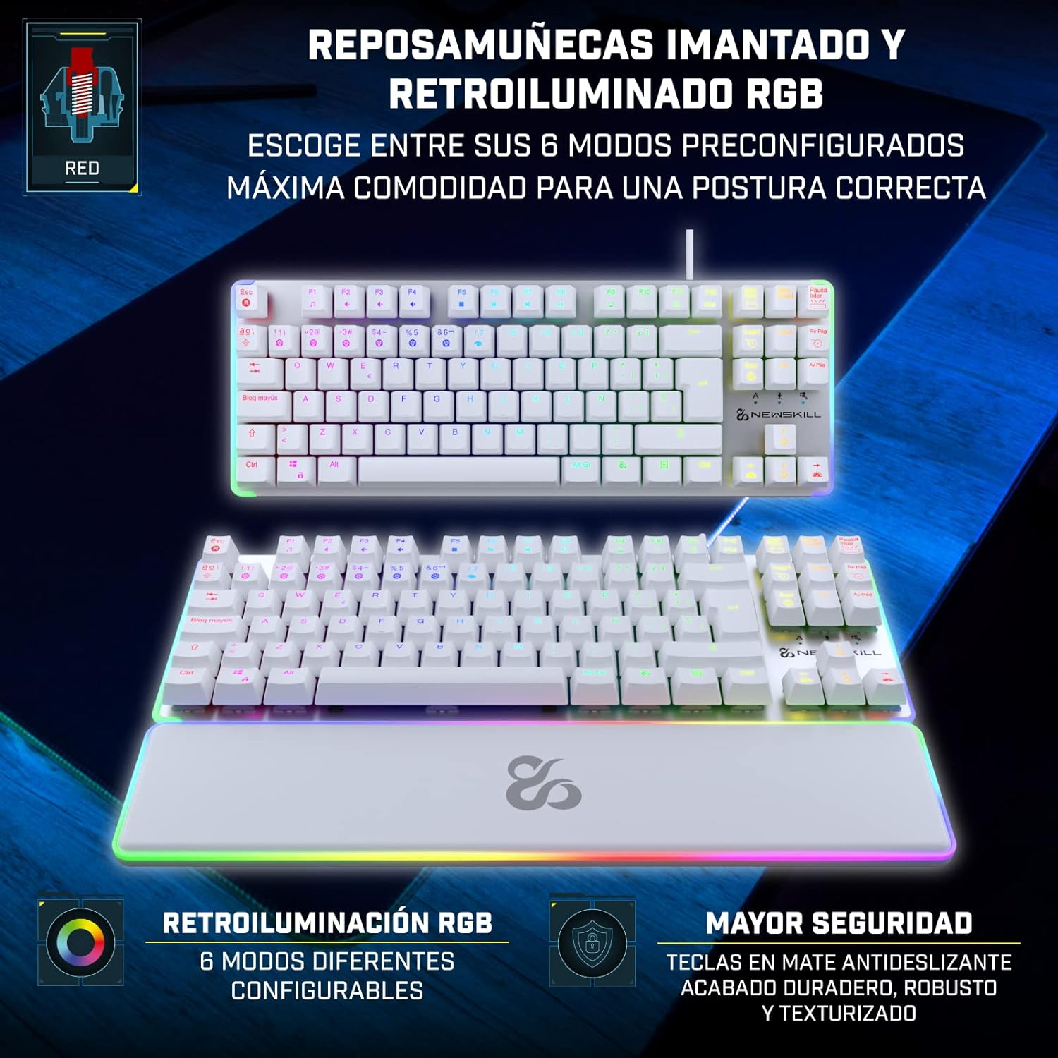 Teclado blanco con retroiluminación RGB. Cuenta con reposamuñecas y está sobre una superficie negra.
