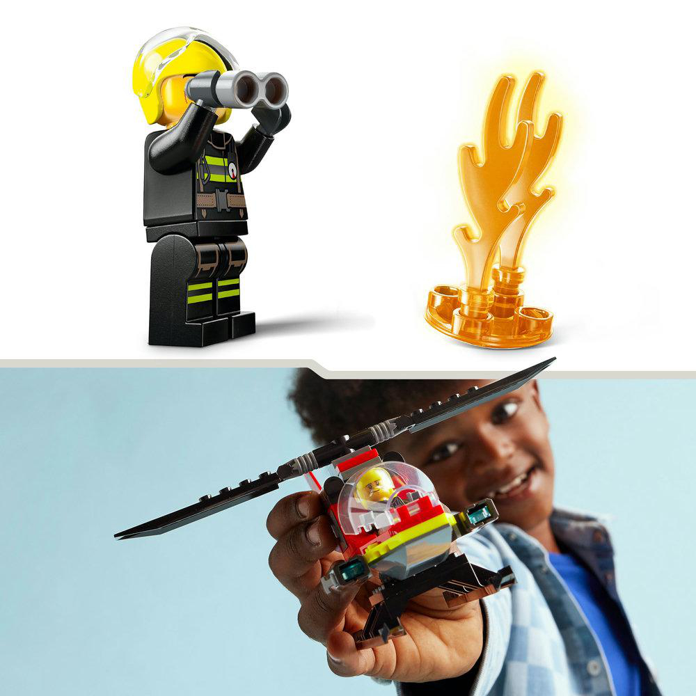 LEGO Feuerwehrmann, Hubschrauber und Feuer. Weißer Hintergrund.
