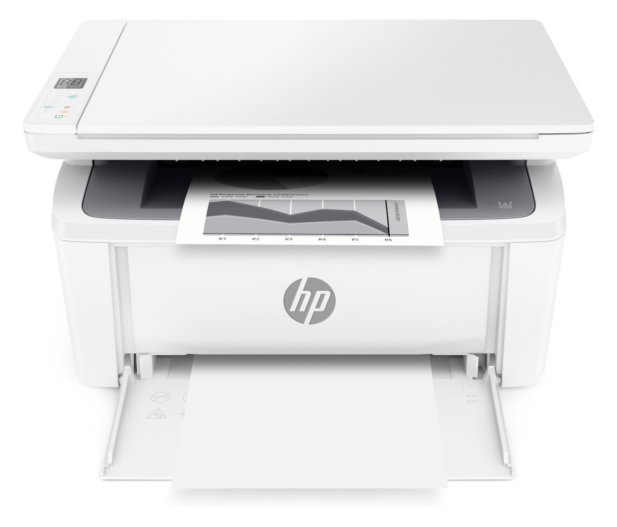 Biała drukarka HP z drukowanym dokumentem. Pokazuje tacę odbiorczą papieru i panel sterowania.