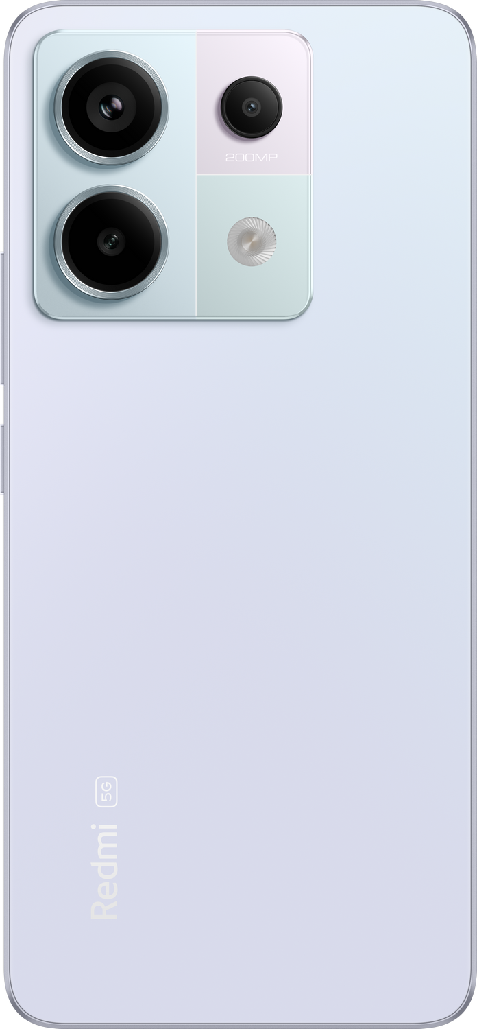 Un smartphone, vista trasera, con tres cámaras sobre un fondo lila claro.