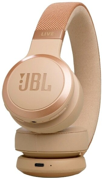 Słuchawki JBL Live, kolor beżowy, na białym tle.