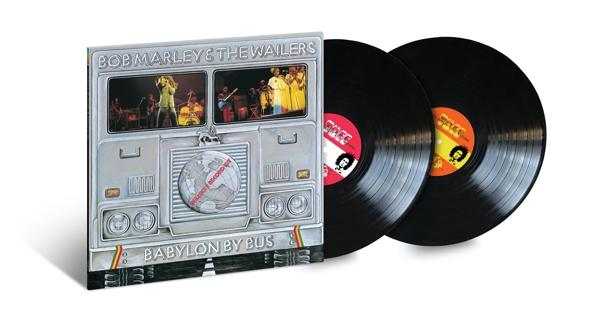 Albumcover von Bob Marley & The Wailers. Zwei schwarze Vinylplatten rechts.