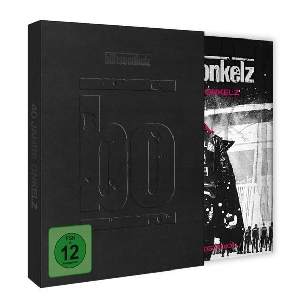 Schwarze Box mit den Worten "40 JAHRE ONKELZ" in Weiß und einem Bild einer Band.