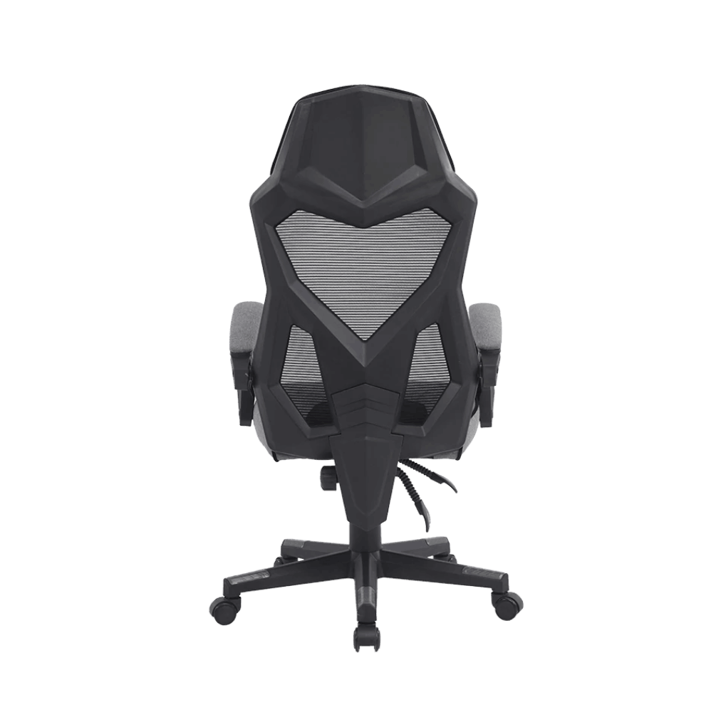 Vista trasera de una silla gamer negra con respaldo de malla y acentos grises.