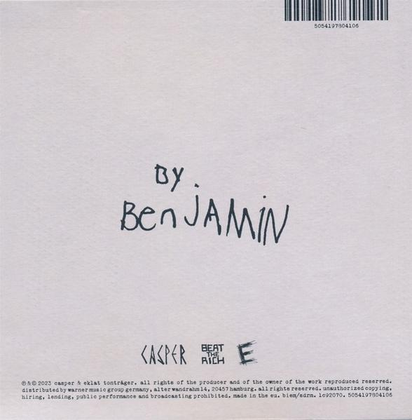 Rückseite einer CD-Hülle mit handschriftlichem Text, der 'by Benjamin' lautet. Der Hintergrund ist weiß.