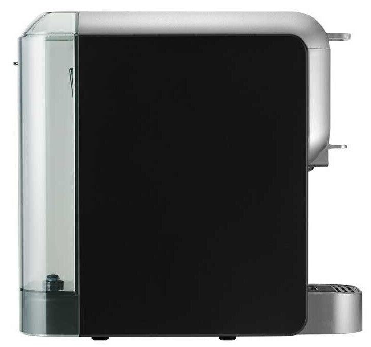 Czarny i srebrny ekspres do kawy, widok z boku, zbiornik na wodę po lewej. Białe tło.