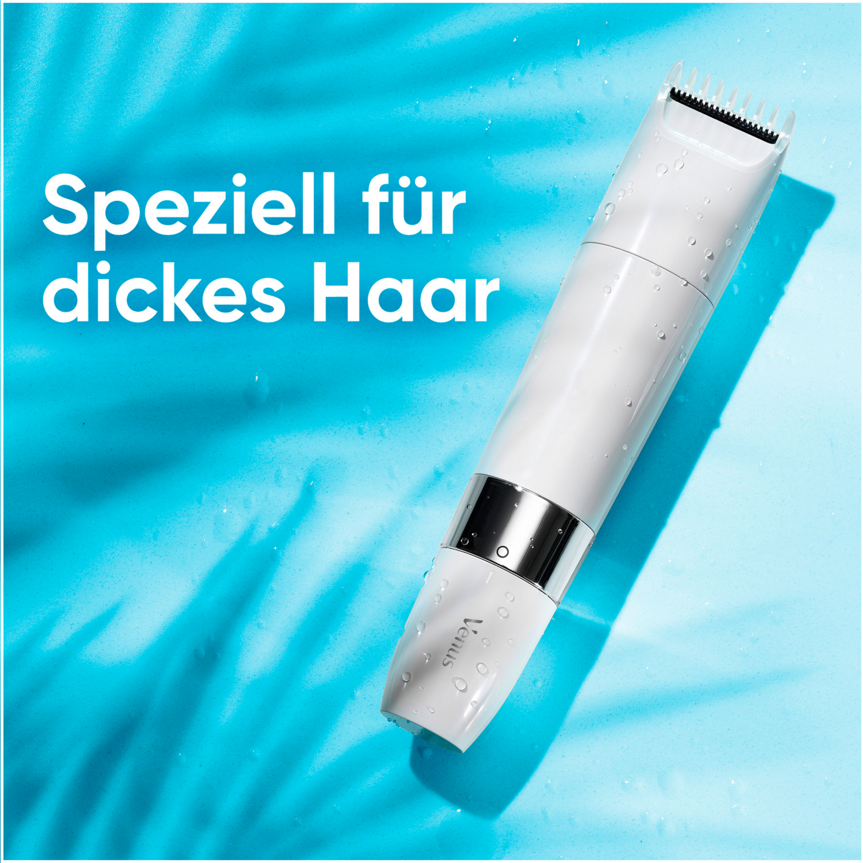 Weißer Elektrorasierer. Wassertropfen am Gehäuse. Text: 'Speziell für dickes Haar'.