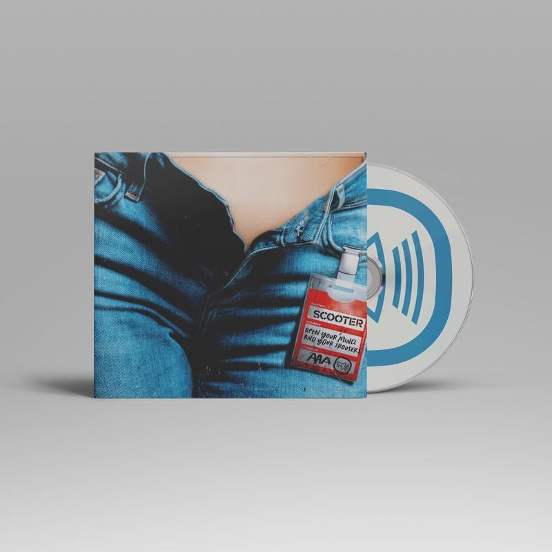 CD-Cover mit Jeans und einem roten Anhänger, die Disc ist rechts sichtbar.