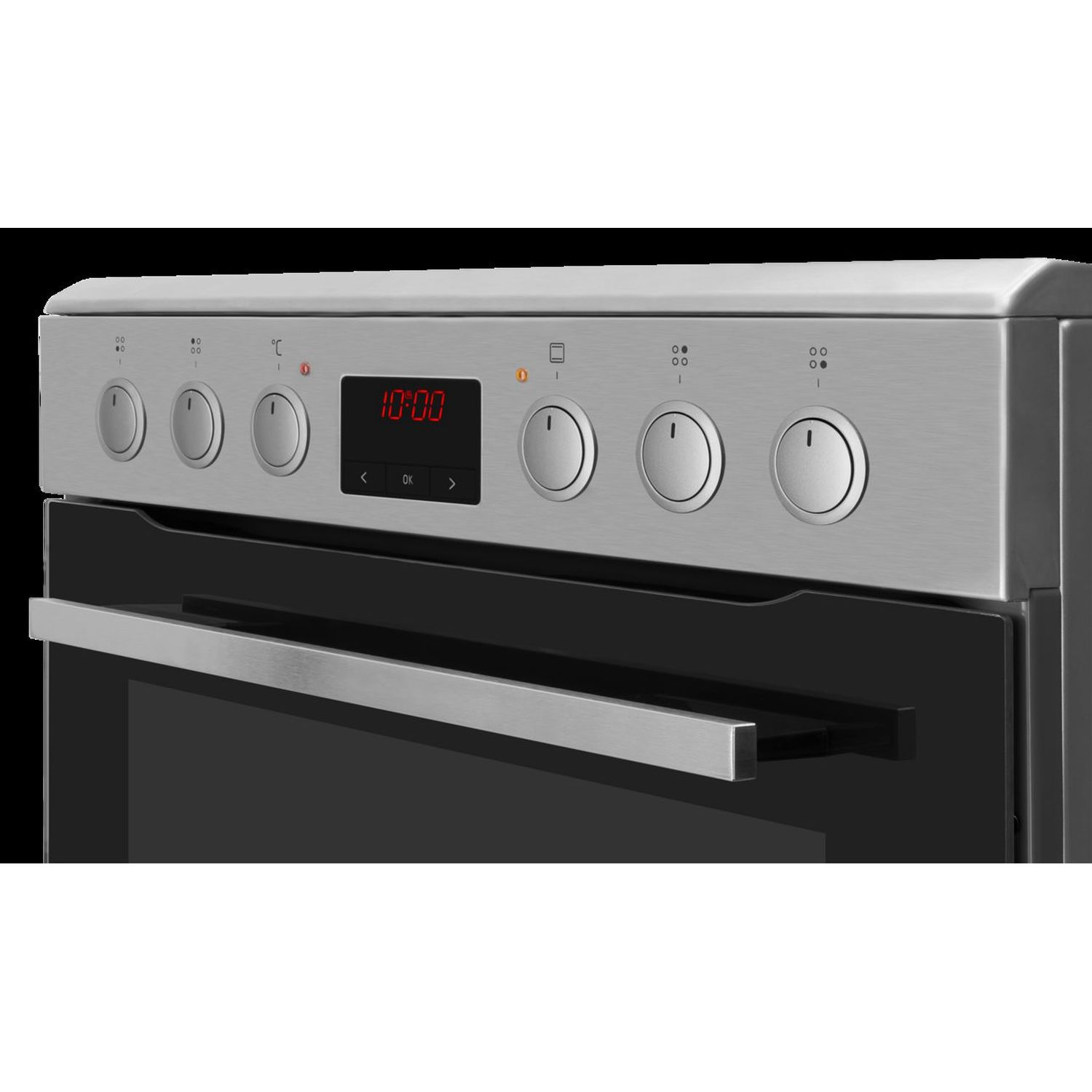 Oven met draaiknoppen en digitaal display met 10:00. Een handvat onder de glazen deur.