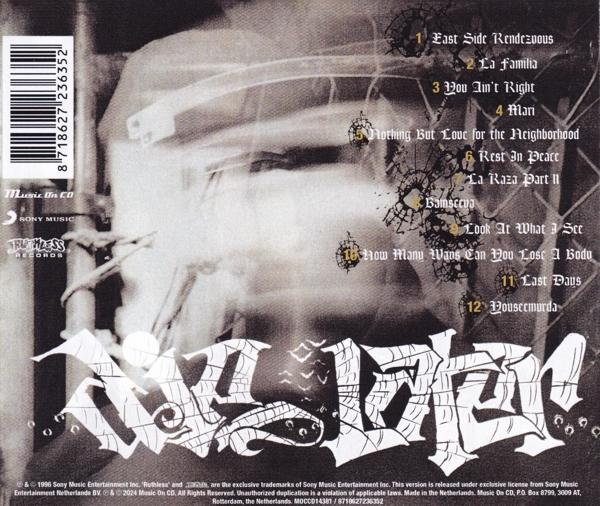 Ein CD-Cover mit Text und einem verschwommenen Bild in Schwarzweiß.