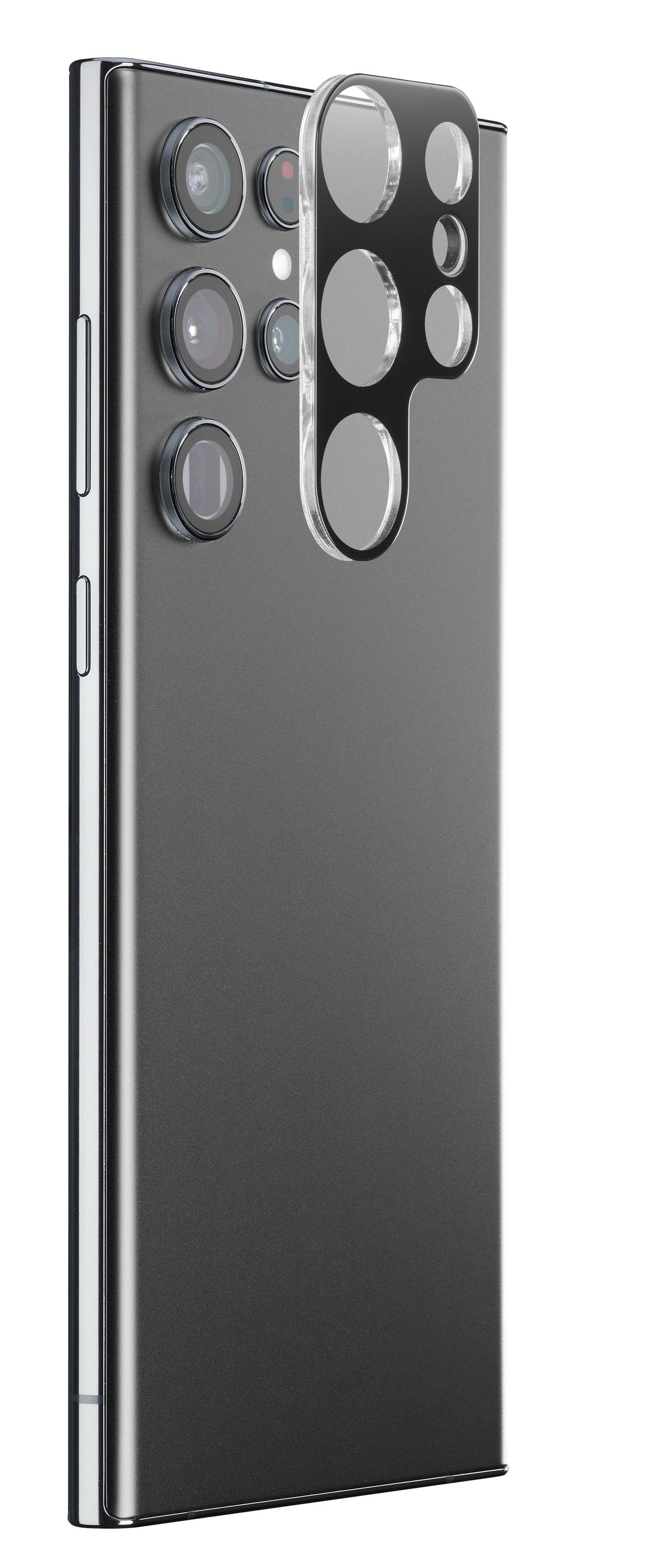 Parte trasera de smartphone negro con lentes de cámara y protector de lente transparente. Color gris oscuro elegante.