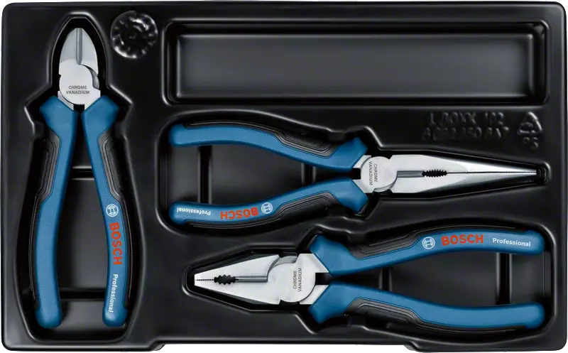 Három kék fogantyús fogó készlete fekete tálcában. Bosch Professional márka.