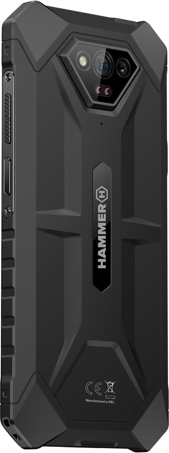 Czarny wytrzymały smartfon Hammer, widok z tyłu. Posiada potrójny aparat i logo Hammer.
