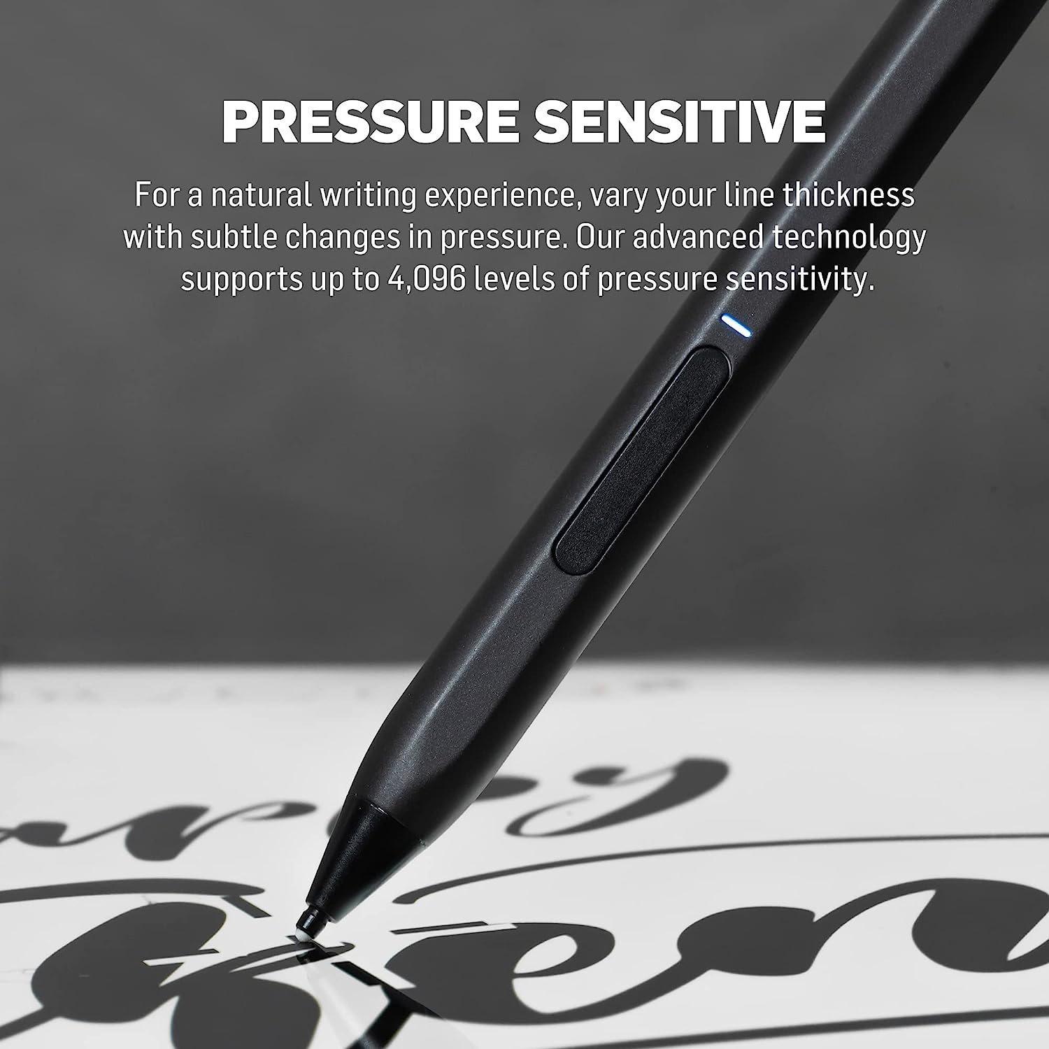 Stylet noir écrivant sur un écran, avec le texte: 'Pressure Sensitive'.