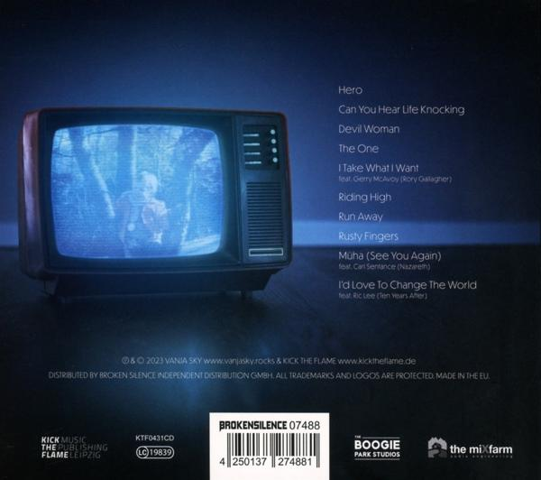 Ein CD-Cover mit der Titelliste rechts und einem Fernseher mit einer Waldszene links.