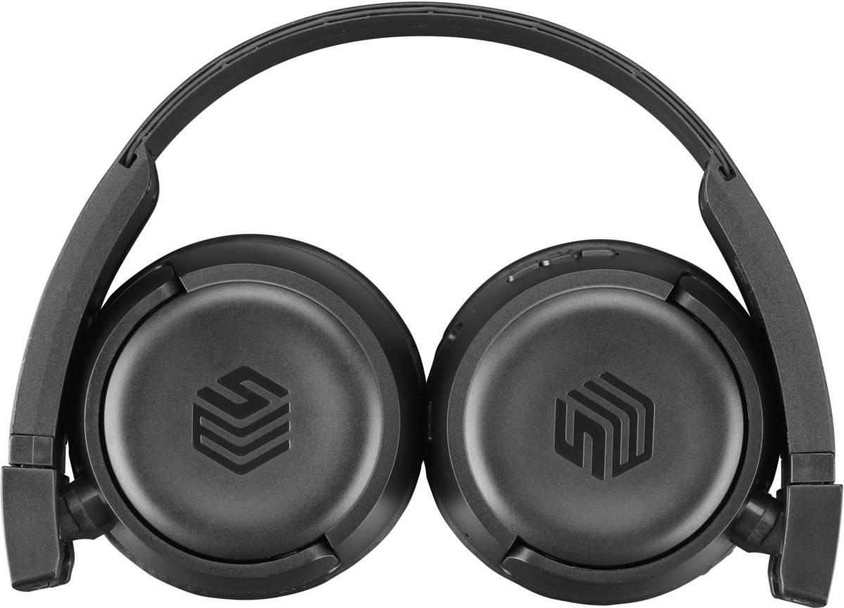 Casque noir, fermé, pliable avec un logo sur chaque écouteur.