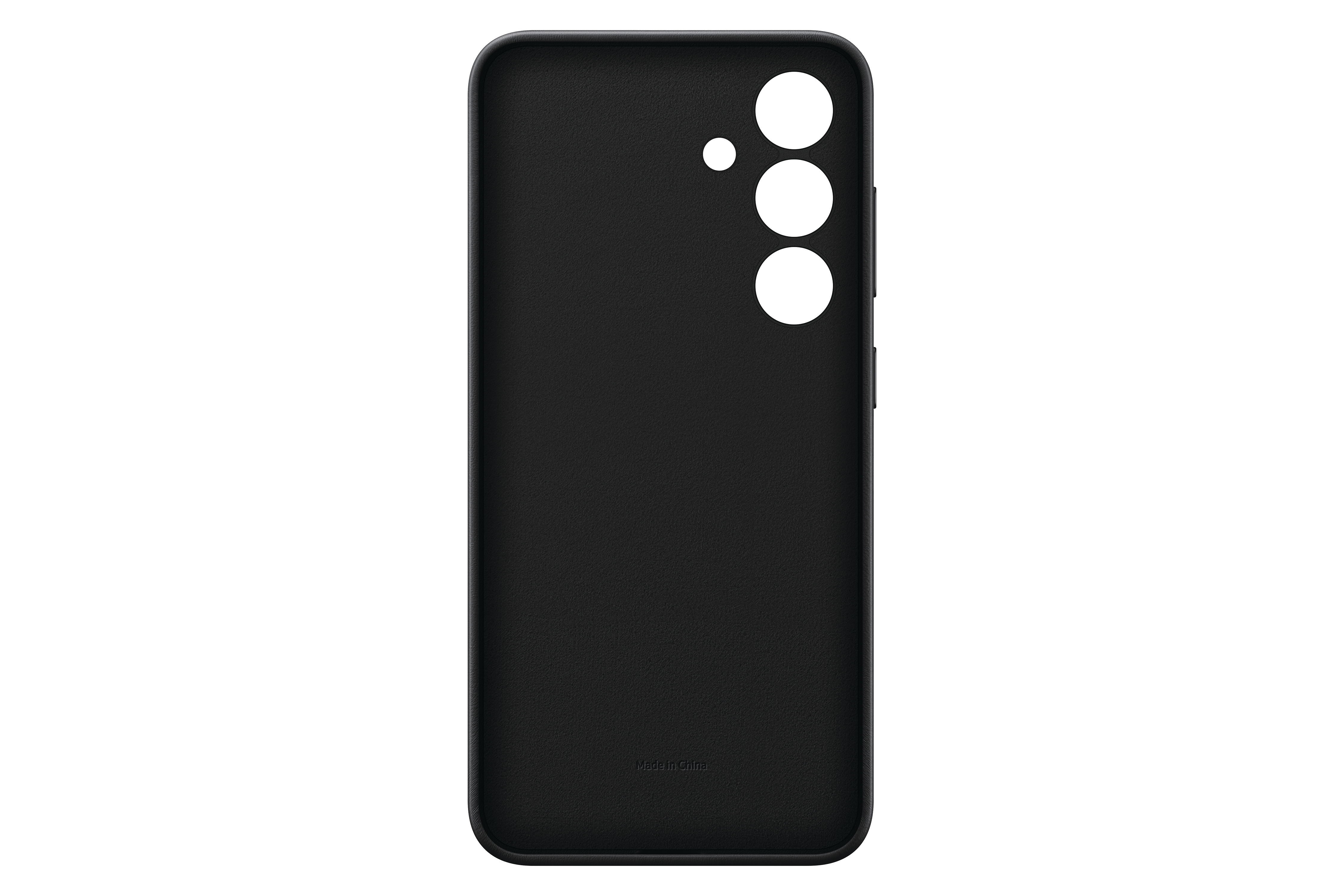 Eine schwarze Smartphone-Hülle mit drei Kameraausschnitten und dem Text 'Made in China'.