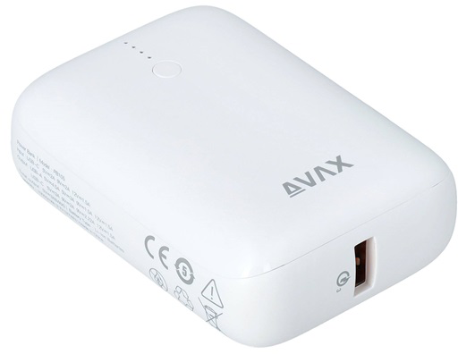 Fehér power bank az AVAX logóval, USB porttal és gombbal.