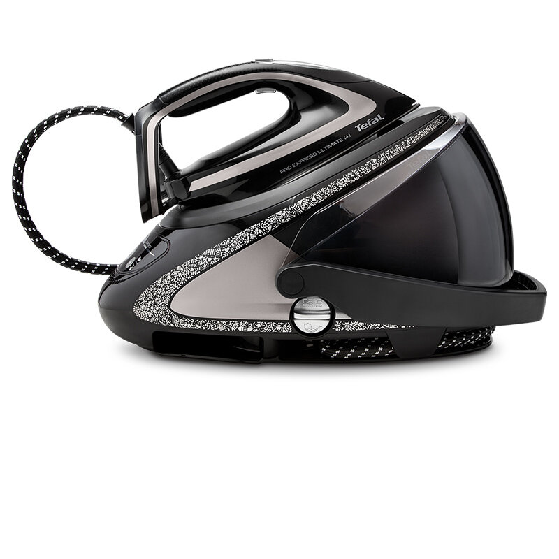 Czarno-srebrne żelazko z czarno-białym przewodem.