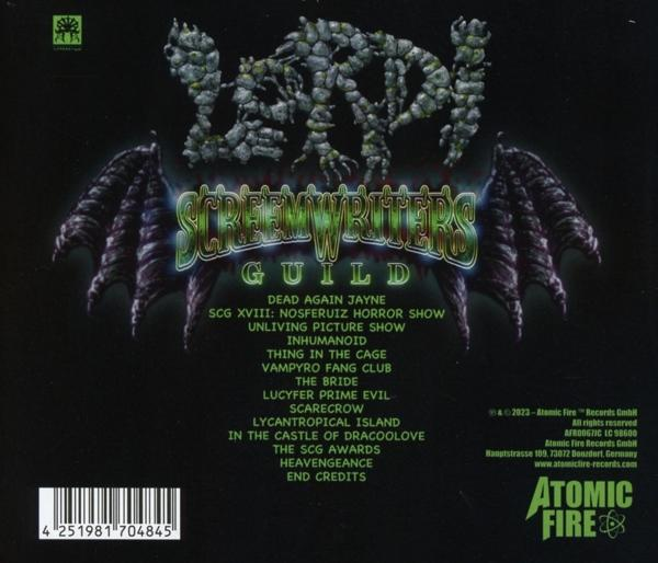 Albumcover mit Text und Bandlogo, Fledermausflügel-Hintergrund.