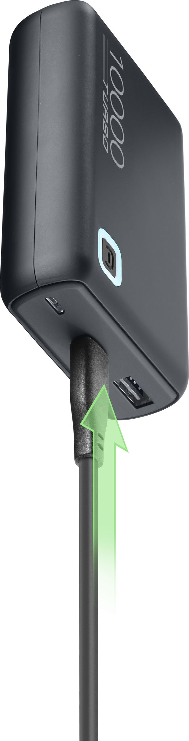 Eine schwarze Powerbank mit eingestecktem Ladekabel, mit einem grünen Pfeil, der auf den Ladeanschluss zeigt.