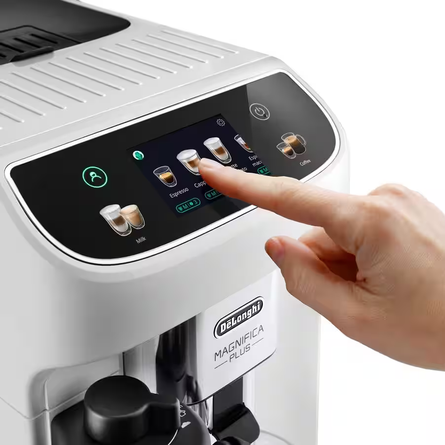 Kávéfőző érintőképernyővel. Egy ujj megérinti az Espresso gombot.