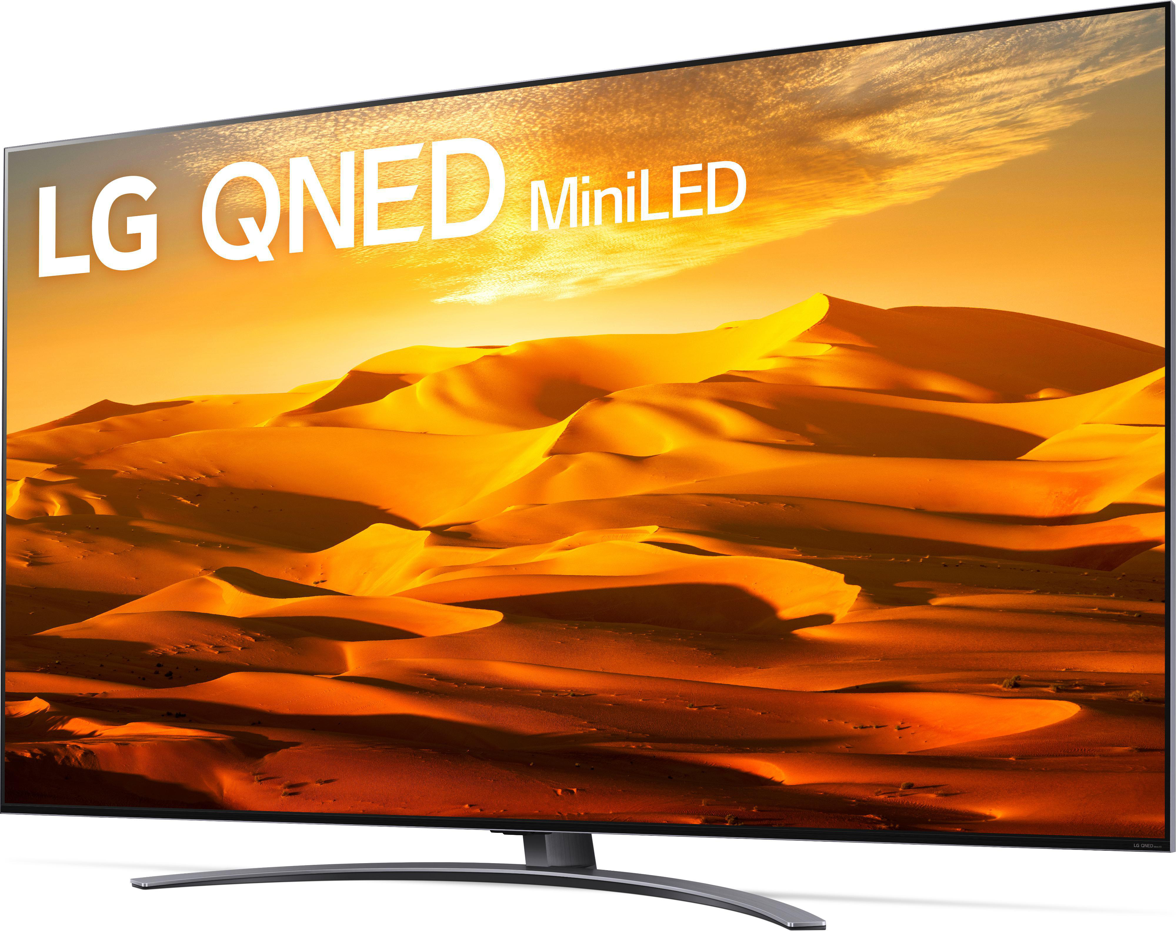 LG QNED MiniLED Fernseher, der eine Wüstenlandschaft zeigt.
