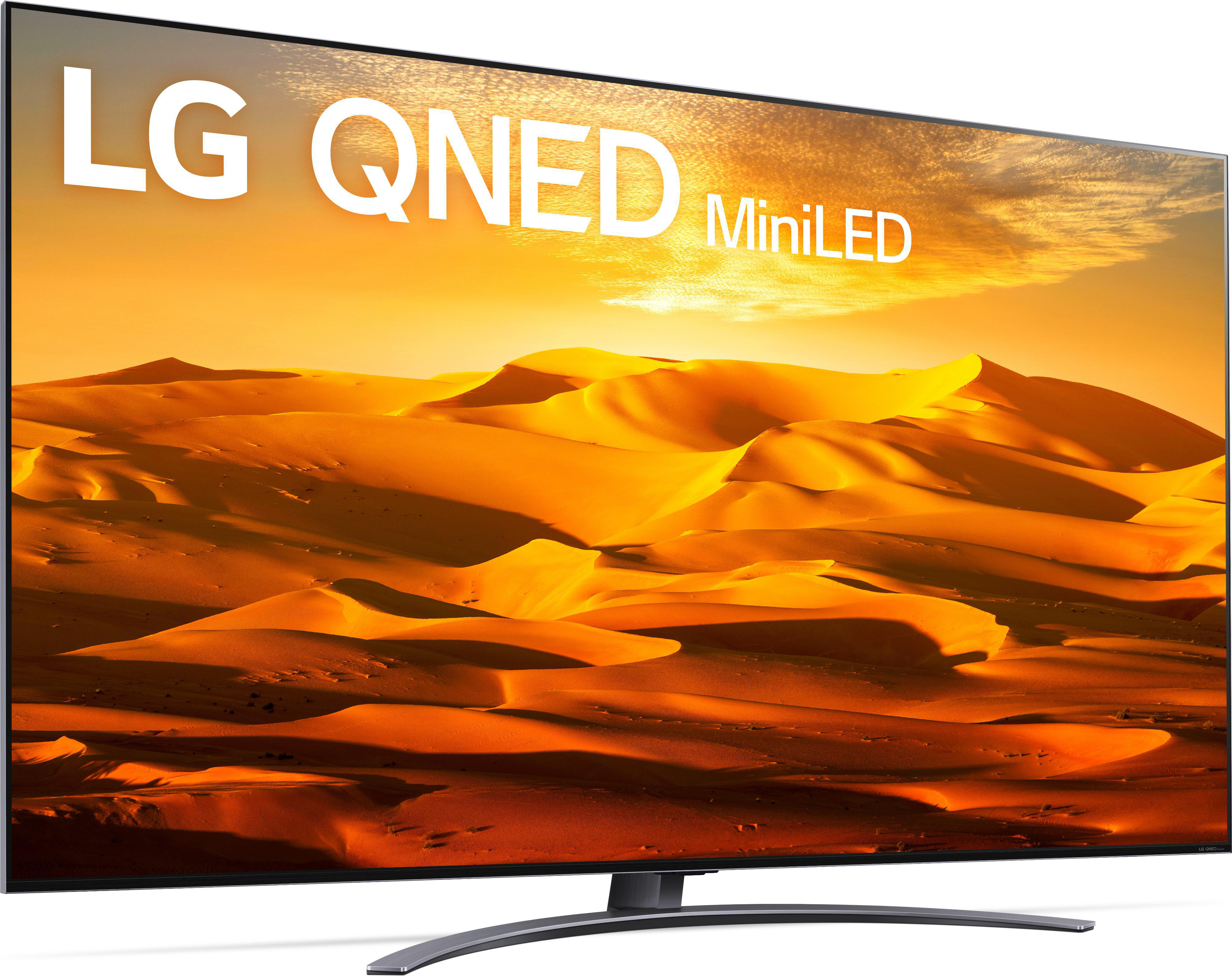 LG QNED MiniLED TV, die eine Wüstenlandschaft mit orange-gelben Farbtönen zeigt.