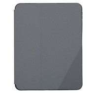 Koyu gri bir tablet kılıfı, kapalı ve önden görünüm.