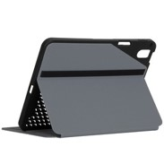 Siyah çerçeveli gri bir tablet kılıfı, açık ve ayakta, beyaz bir arka plan üzerinde.