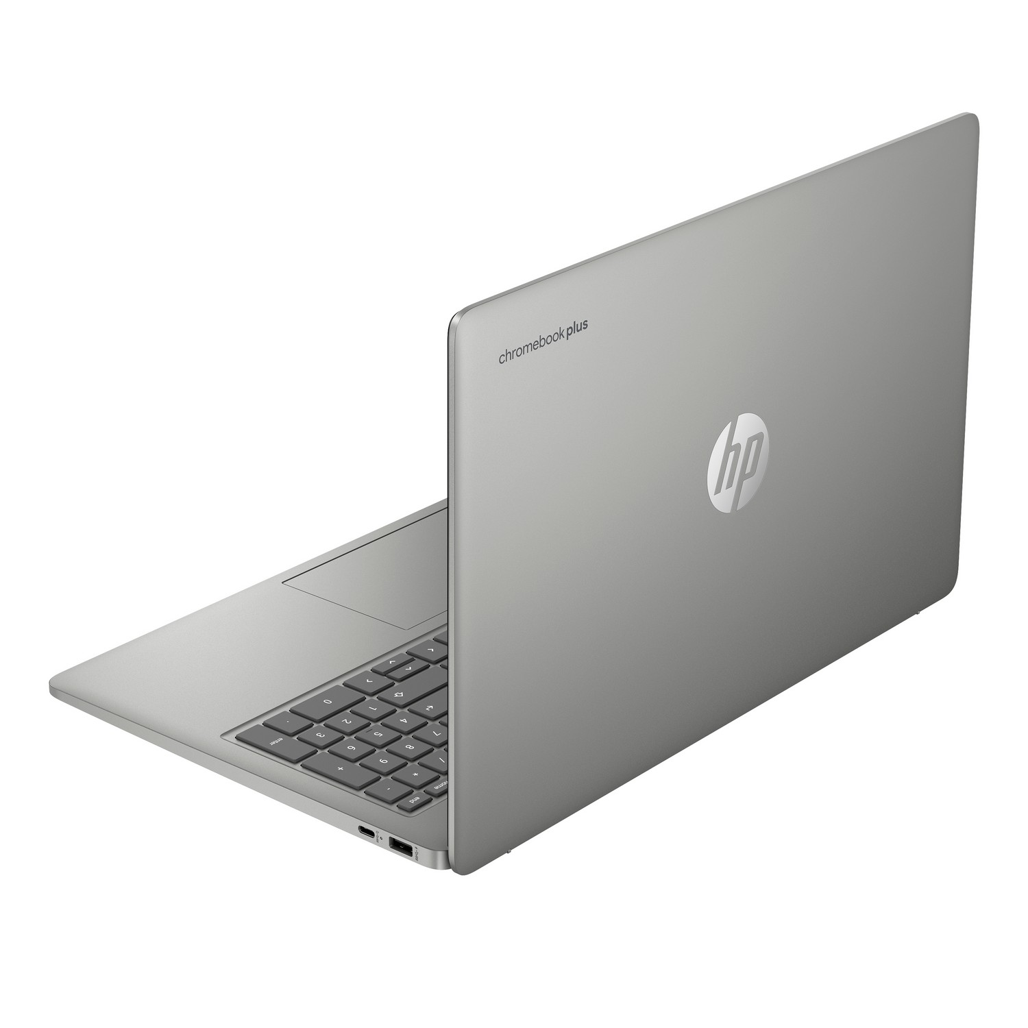 Een zilveren HP Chromebook laptop, schuin met het deksel open, met het toetsenbord en logo.